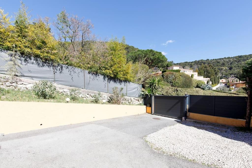 Studio au calme, avec terrasse et parking à Eze village Exterior foto